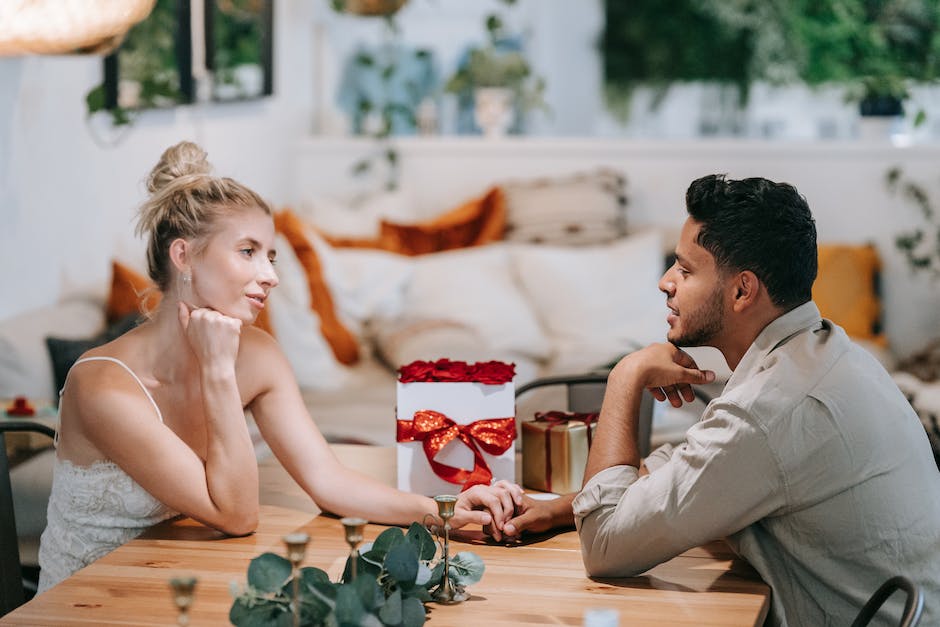 What Should I Do if My Boyfriend Continues Communication with His Ex?